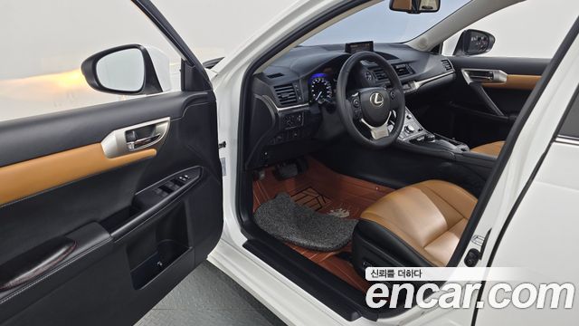 Lexus CT200h 1.8 Supreme ZWA10 2014 — фото 10