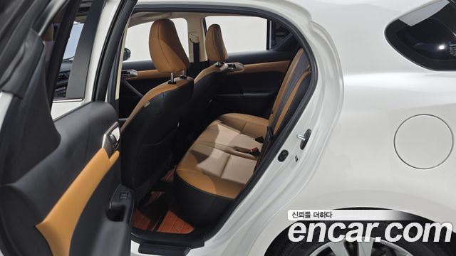 Lexus CT200h 1.8 Supreme ZWA10 2014 — фото 11