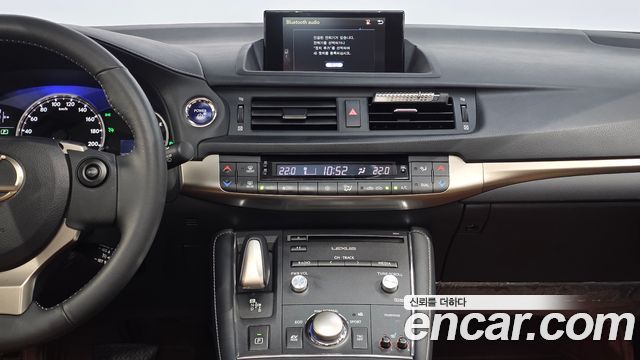 Lexus CT200h 1.8 Supreme ZWA10 2014 — фото 18