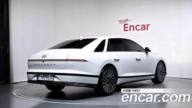 Hyundai Grandeur (GN7) 2,5 Gasoline 2WD Calligraphy 2025 — фото 2