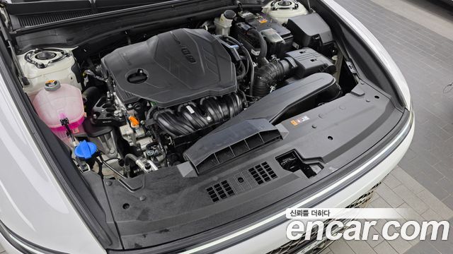 Hyundai Grandeur (GN7) 2,5 Gasoline 2WD Calligraphy 2025 — фото 6