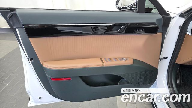 Hyundai Grandeur (GN7) 2,5 Gasoline 2WD Calligraphy 2025 — фото 24