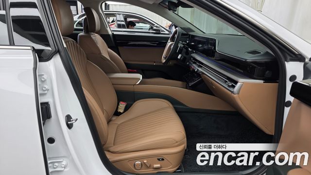Hyundai Grandeur (GN7) 2,5 Gasoline 2WD Calligraphy 2025 — фото 26