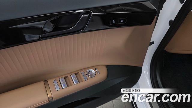 Hyundai Grandeur (GN7) 2,5 Gasoline 2WD Calligraphy 2025 — фото 28
