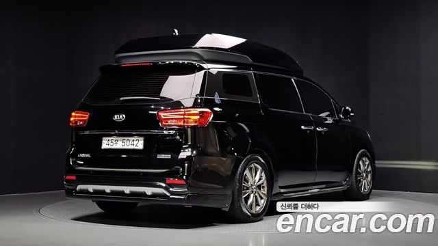 Kia Carnival 9-Seater Hi-Limousine Noblesse Special 2019 — фото 2