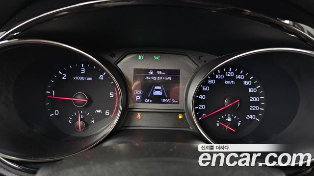 Kia Carnival 9-Seater Hi-Limousine Noblesse Special 2019 — фото 8