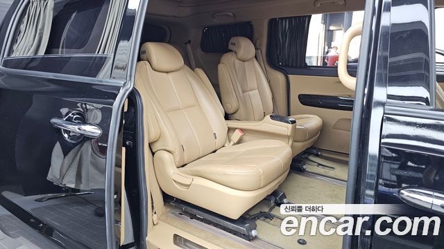 Kia Carnival 9-Seater Hi-Limousine Noblesse Special 2019 — фото 16