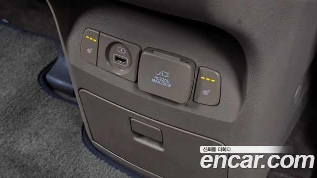 Kia Carnival 9-Seater Hi-Limousine Noblesse Special 2019 — фото 23