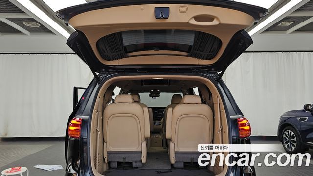 Kia Carnival 9-Seater Hi-Limousine Noblesse Special 2019 — фото 24