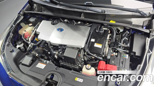 Toyota Prius (IV) 1.8 E 2018 — фото 6