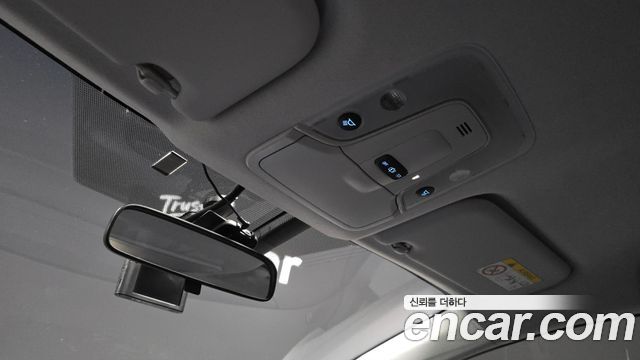 Toyota Prius (IV) 1.8 E 2018 — фото 21