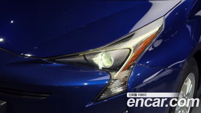 Toyota Prius (IV) 1.8 E 2018 — фото 28