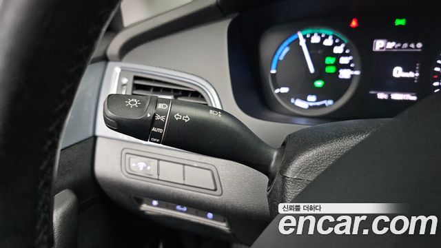 Hyundai Sonata Hybrid (LF) 2.0 HEV Premium 2015 — фото 17