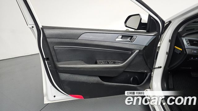 Hyundai Sonata Hybrid (LF) 2.0 HEV Premium 2015 — фото 24