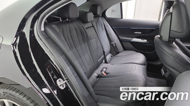 Mercedes-Benz E-Class (W214) E220d 4MATIC Exclusive 2024 — фото 11