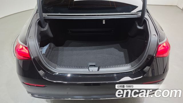 Mercedes-Benz E-Class (W214) E220d 4MATIC Exclusive 2024 — фото 30