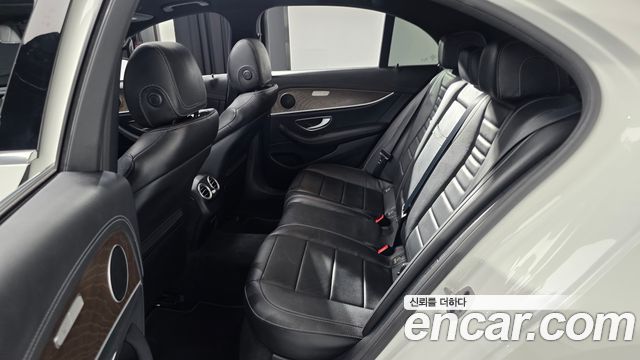 Mercedes-Benz E-Class (W213) E250 Exclusive 2022 — фото 12