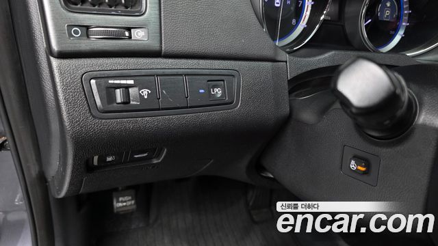 Hyundai Sonata The Brilliant LPI Premium 2013 — фото 15
