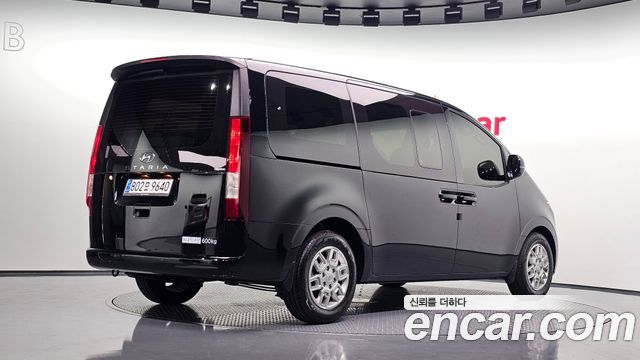 Hyundai Staria Cargo 5-Seater Modern 2024 — фото 2