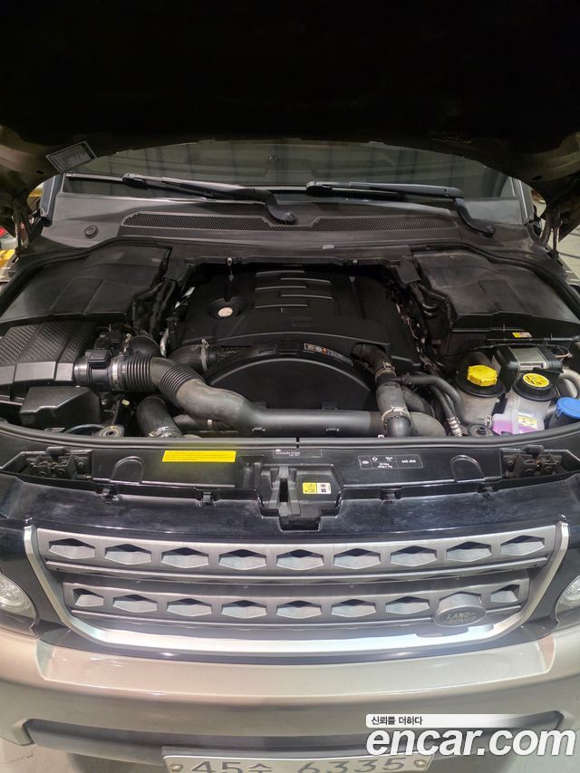 Land Rover Discovery 4 3.0 SDV6 SE 2015 — фото 6