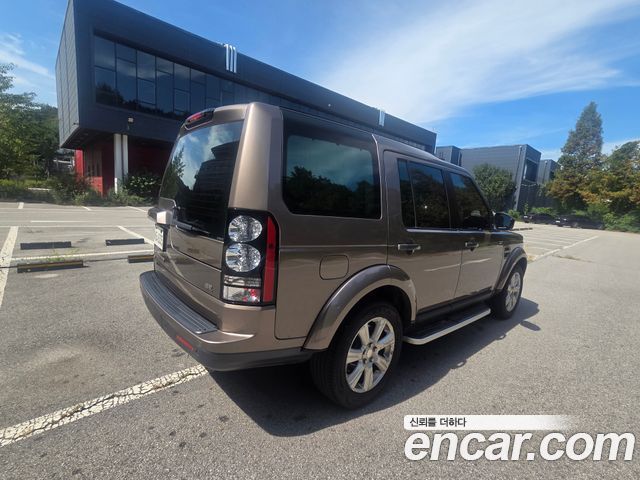Land Rover Discovery 4 3.0 SDV6 SE 2015 — фото 9