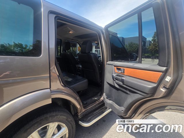Land Rover Discovery 4 3.0 SDV6 SE 2015 — фото 13