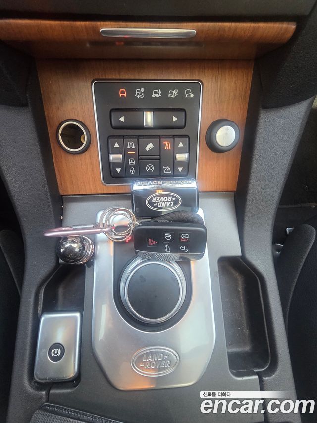 Land Rover Discovery 4 3.0 SDV6 SE 2015 — фото 17