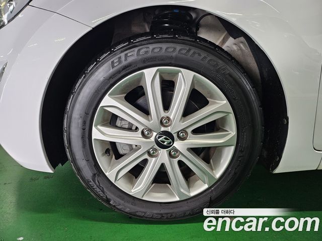 Hyundai Avante 1.6 GDi Modern Standard 2015 — фото 5