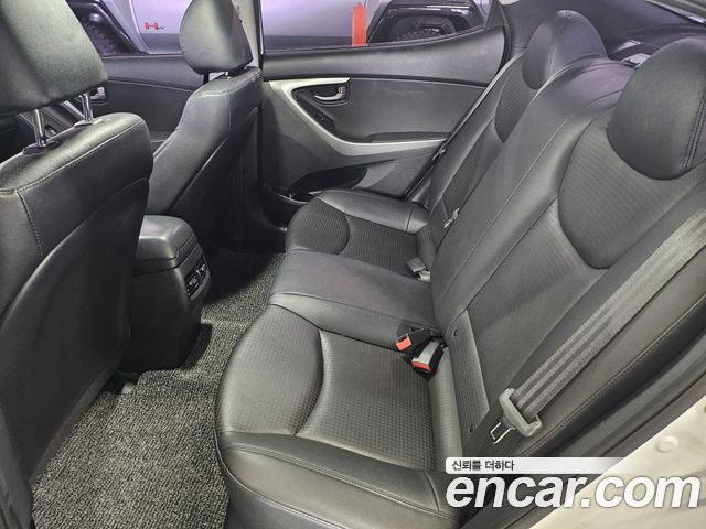 Hyundai Avante 1.6 GDi Modern Standard 2015 — фото 15