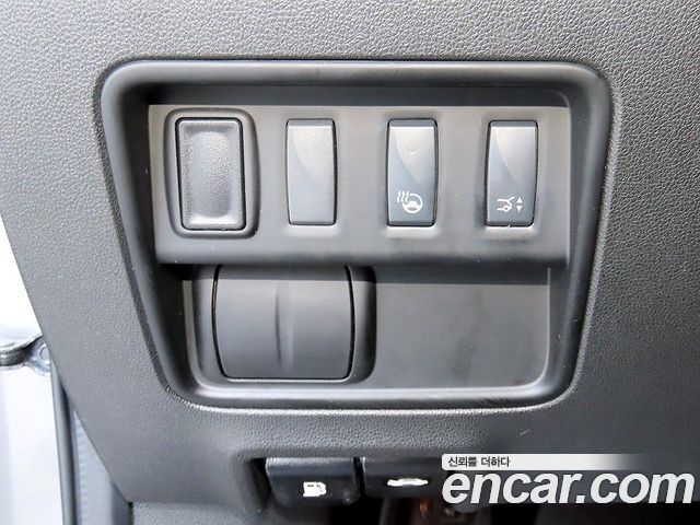 Renault Korea QM6 Diesel 2WD RE Signature 2017 — фото 16