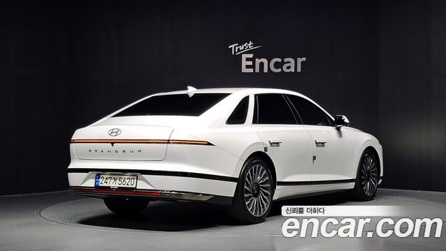 Hyundai Grandeur (GN7) 2,5 Gasoline 2WD Calligraphy 2025 — фото 2