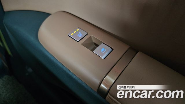 Hyundai Grandeur (GN7) 2,5 Gasoline 2WD Calligraphy 2025 — фото 19