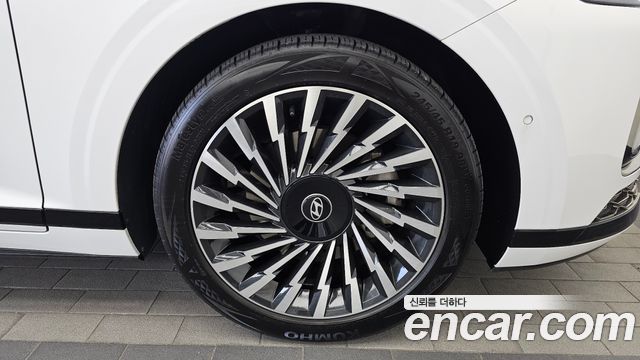 Hyundai Grandeur (GN7) 2,5 Gasoline 2WD Calligraphy 2025 — фото 21
