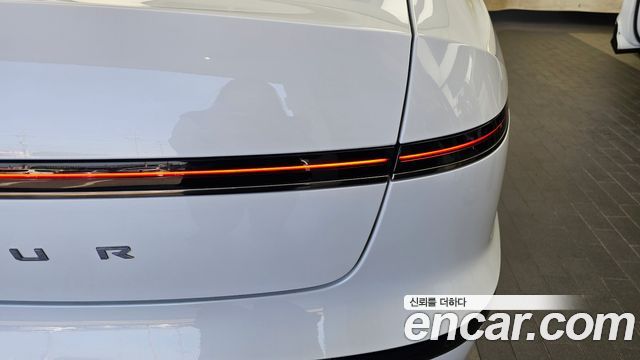 Hyundai Grandeur (GN7) 2,5 Gasoline 2WD Calligraphy 2025 — фото 23
