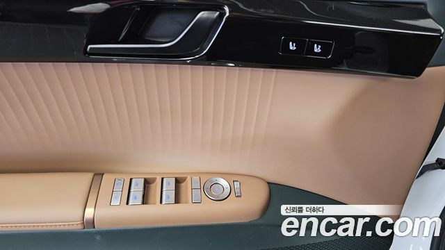 Hyundai Grandeur (GN7) 2,5 Gasoline 2WD Calligraphy 2025 — фото 27