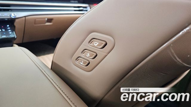 Hyundai Grandeur (GN7) 2,5 Gasoline 2WD Calligraphy 2025 — фото 33