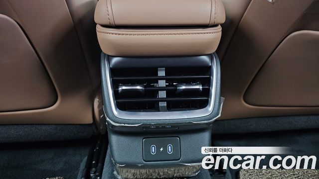 Hyundai Grandeur (GN7) 2,5 Gasoline 2WD Calligraphy 2025 — фото 34