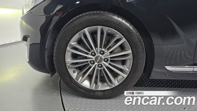 Genesis EQ900 3.8 GDI AWD Premium Luxury 2017 — фото 5