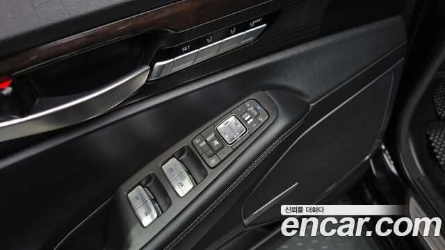 Genesis EQ900 3.8 GDI AWD Premium Luxury 2017 — фото 15