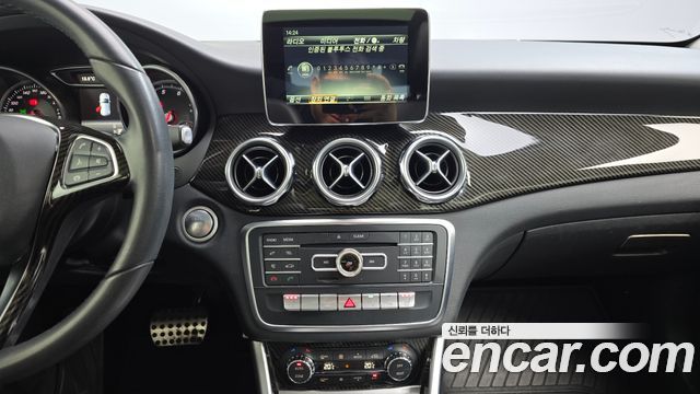 Mercedes-Benz GLA-Class (X156) GLA220 2018 — фото 12
