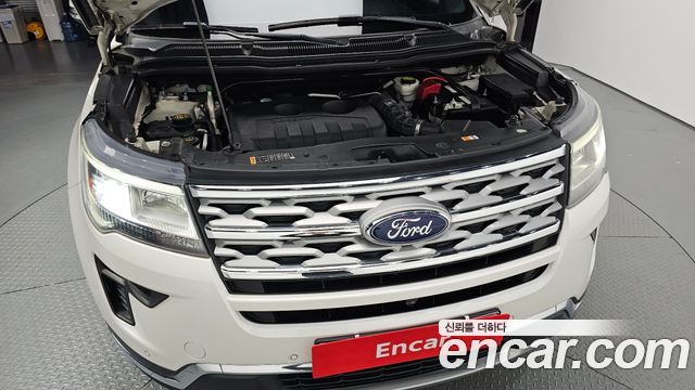 Ford Explorer 2.3 Limited 4WD 5th 2018 — фото 6