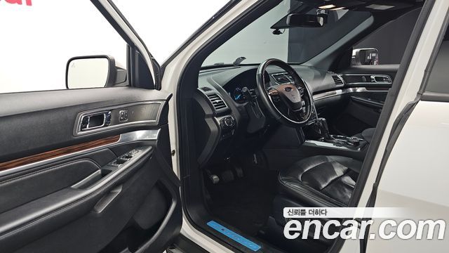 Ford Explorer 2.3 Limited 4WD 5th 2018 — фото 10