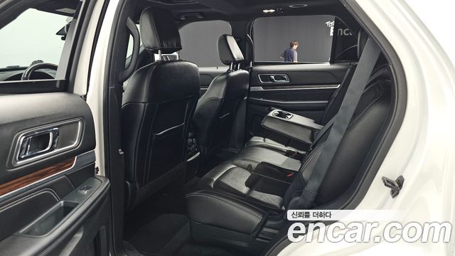 Ford Explorer 2.3 Limited 4WD 5th 2018 — фото 15