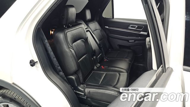 Ford Explorer 2.3 Limited 4WD 5th 2018 — фото 16