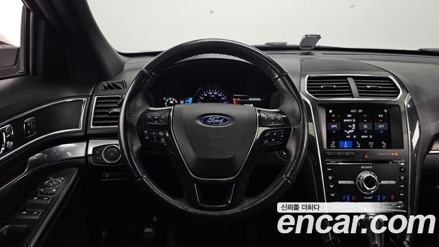 Ford Explorer 2.3 Limited 4WD 5th 2018 — фото 18