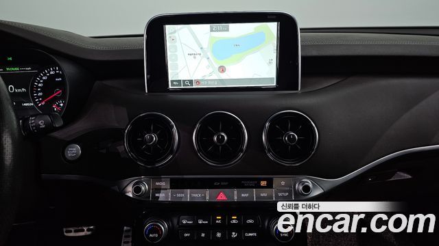 Kia Stinger 3.3 Turbo AWD GT 2018 — фото 31