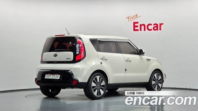 Kia Soul 1.6 Diesel Noblesse 2015 — фото 2