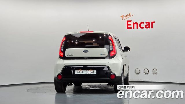Kia Soul 1.6 Diesel Noblesse 2015 — фото 4