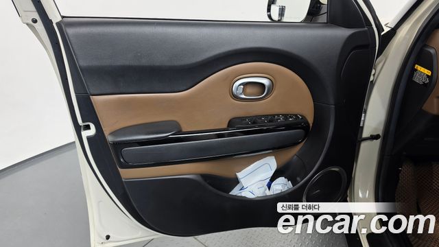 Kia Soul 1.6 Diesel Noblesse 2015 — фото 24