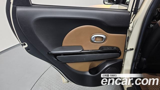 Kia Soul 1.6 Diesel Noblesse 2015 — фото 25